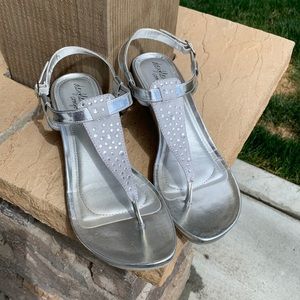 Women’s Dexflex Comfort Silver Sandals New in box